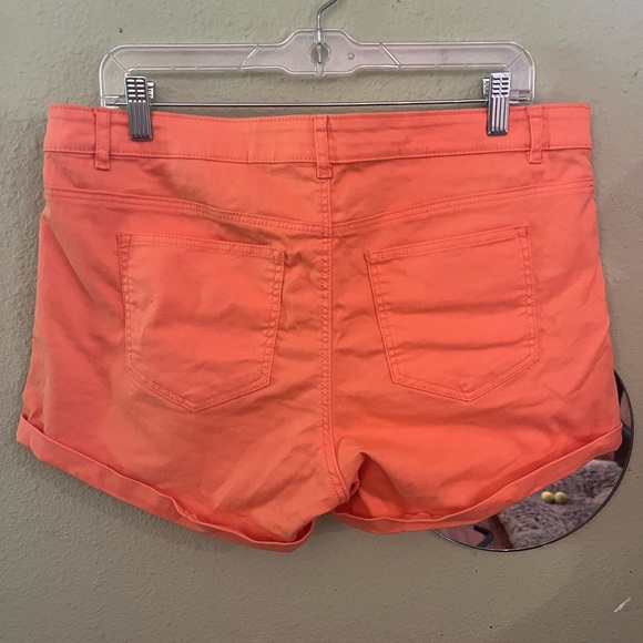 H&M Women’s Coral Cotton Shorts, size 14 - Picture 2 of 6